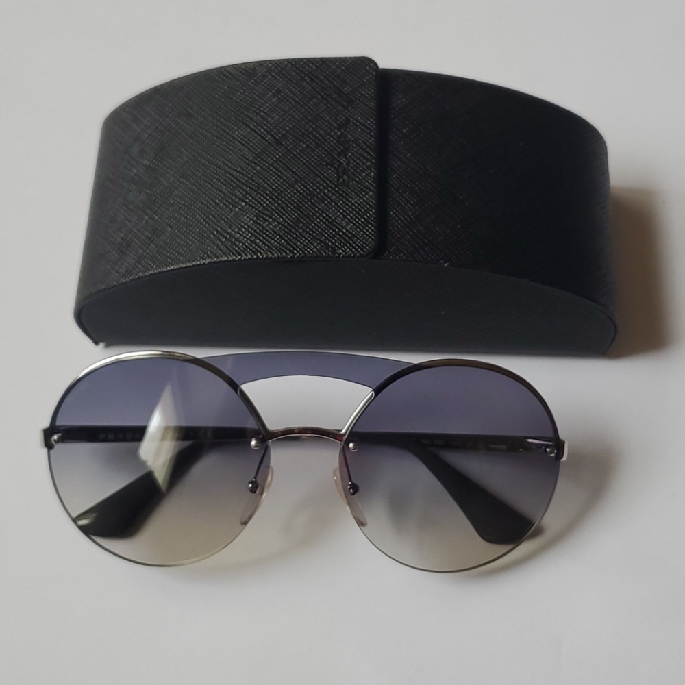 Prada Round Sunglasses in Gray/Silver